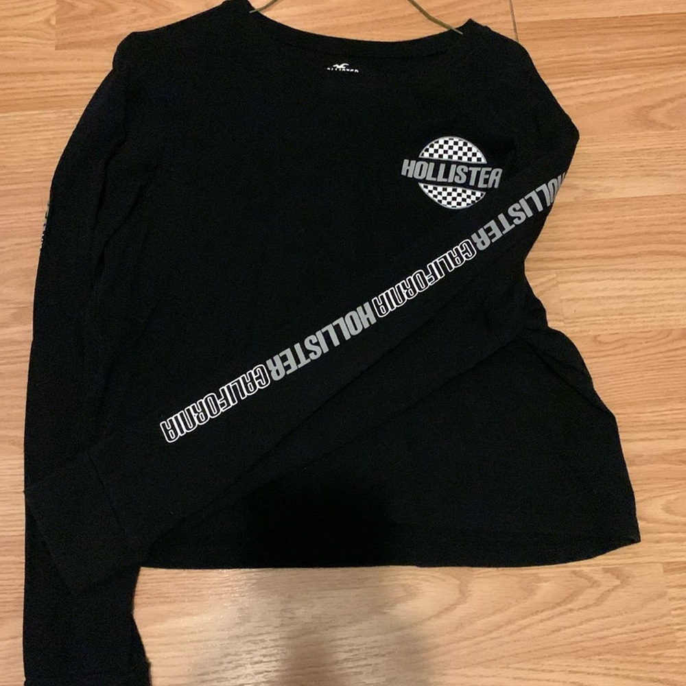 Cropped Long Sleeve Hollister Shirt